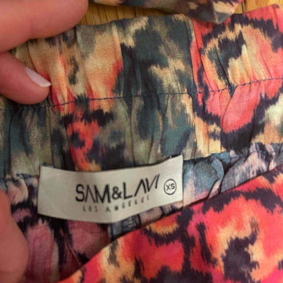 Sam & Lavi matching crop top and cropped pant set - Picture 5 of 8